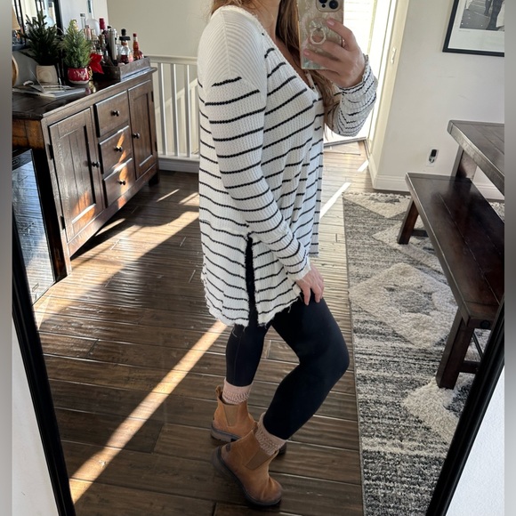 Free People Oversized Striped Sweater Women’s Medium Off White and Navy Blue - Picture 3 of 16